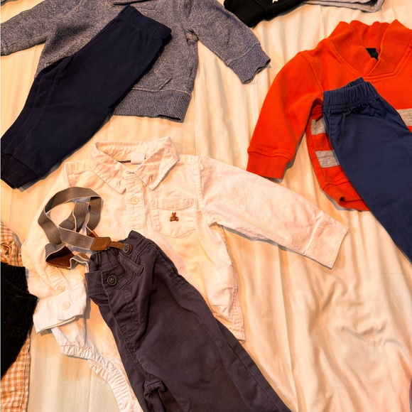 34 pieces. 16 matching outfits 12 and 12 to 18 months - Picture 7 of 9